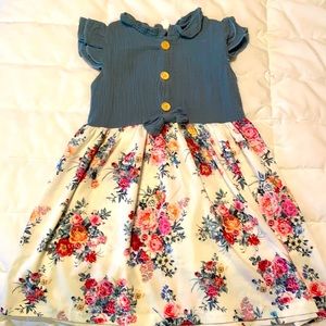 Adorable girls size 5-6 dress
